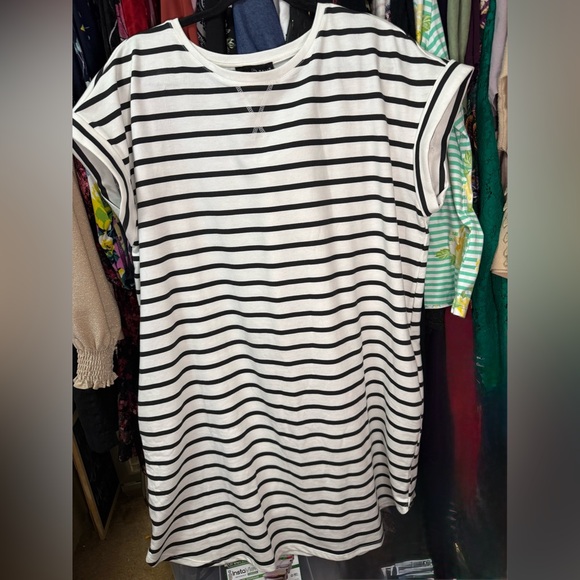 Fred David Dresses & Skirts - Fred David SZ 1XL Black and White Striped Dress NWOT